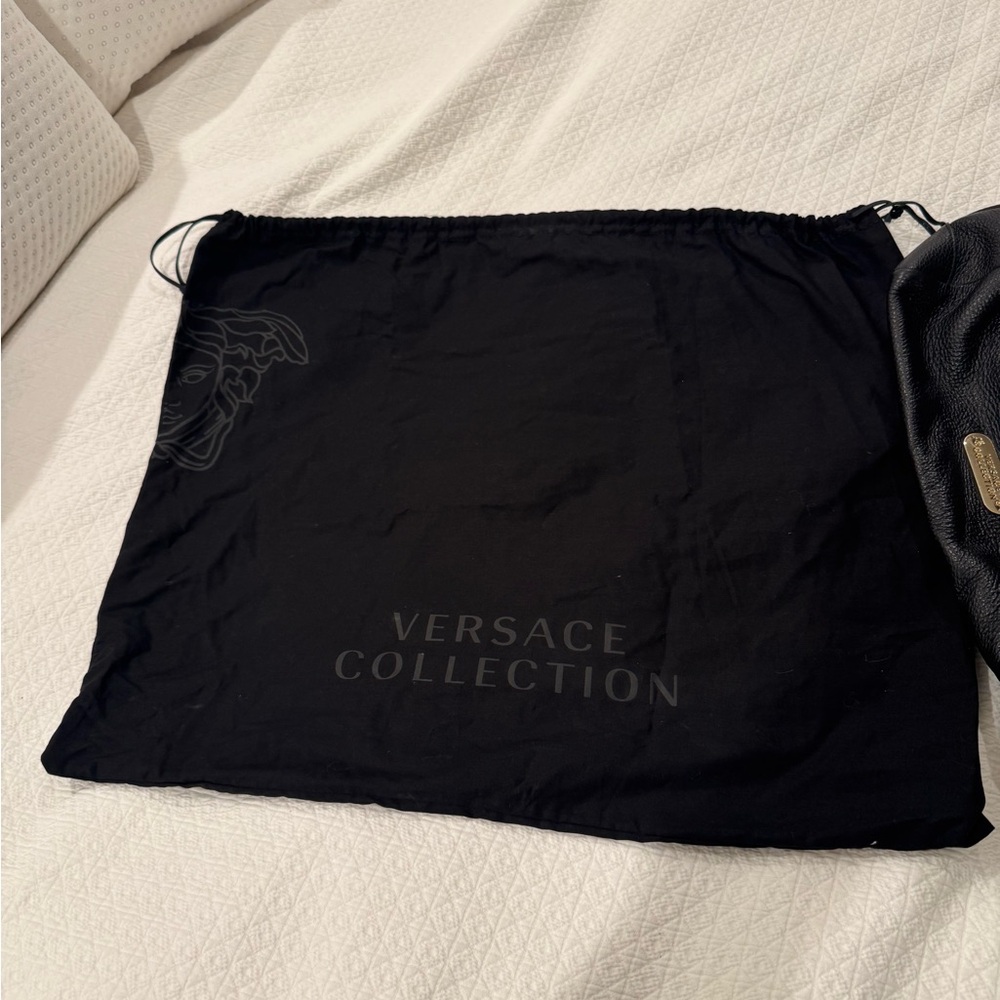 Versace Collection, soft black pebbled leather, gold hardware, zipper closure - Picture 11 of 14